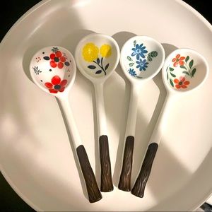 4 ceramic spoons